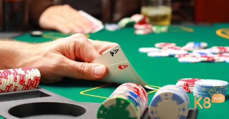 Cách chơi poker bịp có những đặc điểm nổi bật gì?