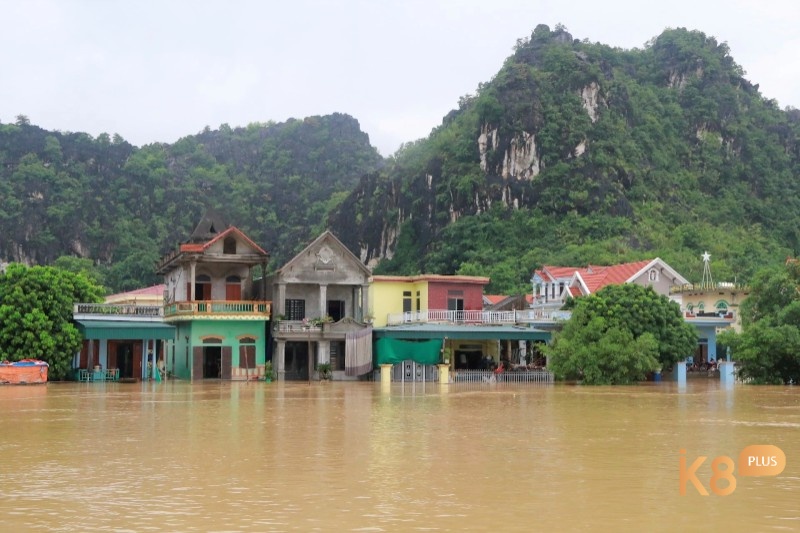 Mộng thấy nước lũ báo hiệu vấn đề tài chính