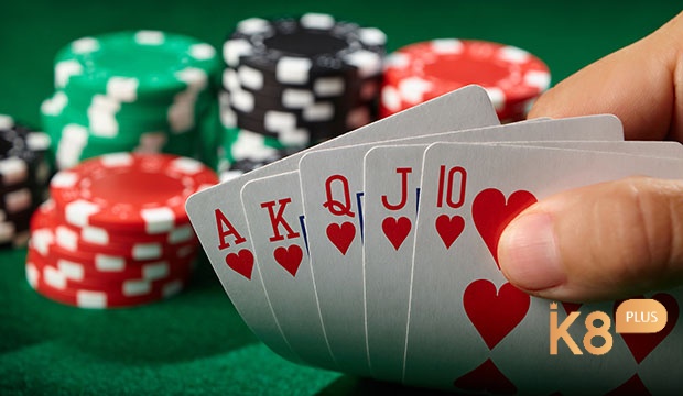 Hiểu tâm lý tay chơi và nhà cái trong game phải poker không thể thiếu để thắng cược